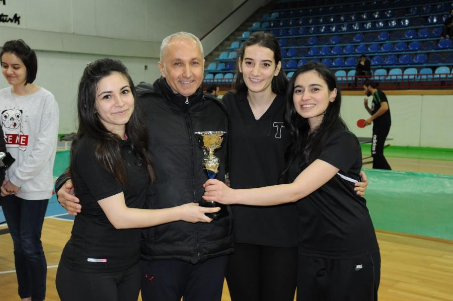 Masa Tenisi Kızlarda 2.lik