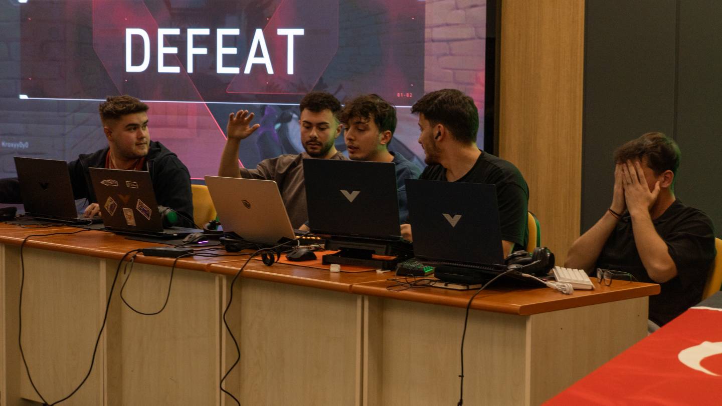 KTÜ?de E-Spor Heyecanı: Valorant Turnuvası Finalinde Büyük Rekabet Yaşandı Fotoğraf 1