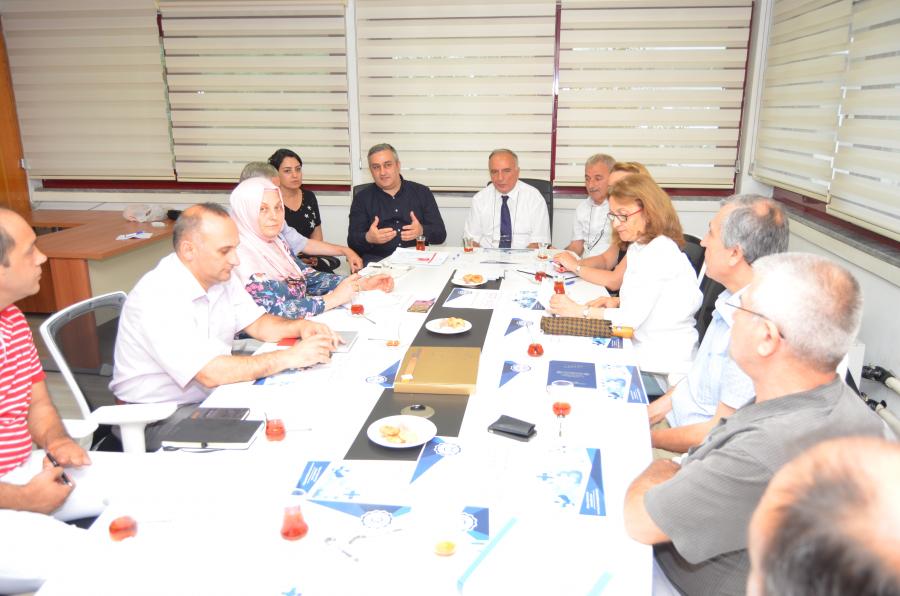 Genel Sekreter Mehmet KARABAYIR başkanlığında yapılan toplantıda Fakülte Sekreterleri planlama süreci hakkında bilgilendirildi.