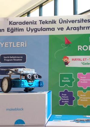 15. Düşünden Gerçeğine Proje Pazarı etkinliğine UZEM Kodlama ve Robotik Teknofest Grupları Katıldı.