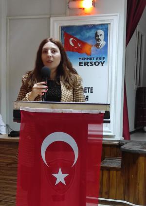 Öğr. Görevlisi Dr. Yeliz VURAL "Teknoloji Çağında Çocuk Yetiştirmek" adlı sunumu gerçekleştirmiştir.