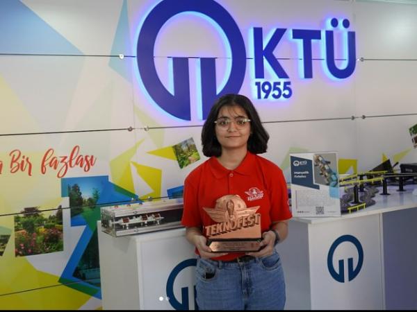 Uluslararası Öğrencimizden Büyük Başarı
