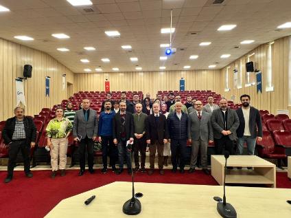 Fen Edebiyat Fakültesi'nde Uluslararasılaşma Stratejileri Üzerine Bilgilendirme Toplantısı Düzenlendi
