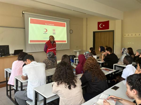 Moleküler Biyoloji ve Genetik Bölümü'nde Kızılay İş Birliğiyle İlk Yardım Eğitimi Düzenlendi