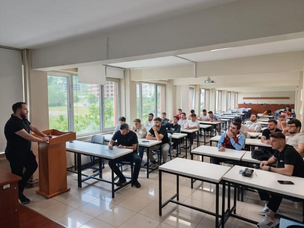 Bir Mezunun Gözünden Kariyer Yolculuğu Konulu Söyleşi Gerçekleştirilmiştir