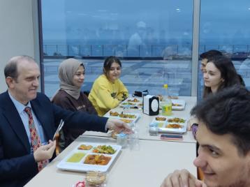 Rektörümüz İftarda Öğrencilerle Buluştu