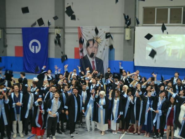 Üniversitemiz Of Teknoloji Fakültesi'nde 11.Dönem Mezuniyet Töreni Yapıldı