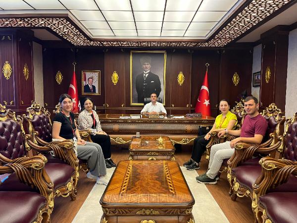 Mesleki Deneyim I dersi kapsamında Of Kaymakamı Sayın Eşref AKÇA'ya Ziyaret Gerçekleştirilmiştir