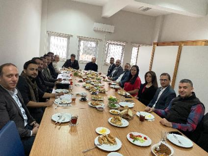 Üniversitemiz Rektör Yardımcısı Prof. Dr. Ömer Faruk URSAVAŞ UZEM ve SEM'i ziyaret etti.