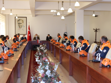28 Şubat Sivil Savunma Günü Dolayısıyla Üniversitemiz Sivil Savunma Arama ve Kurtarma Ekibi, Rektörümüzü Ziyaret Etti