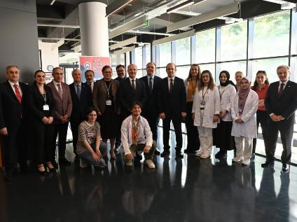 Üniversitemiz İlaç ve Farmasötik Teknoloji Uyg. ve Araş. Merkezi, OECD İyi Laboratuvar Uygulamaları (İLU) Uygunluk Belgesi Aldı