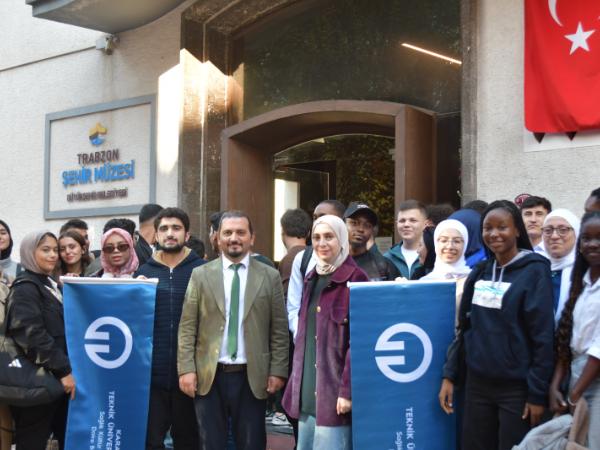 Öğrencilerimize Şehrimizi Gezdirdik