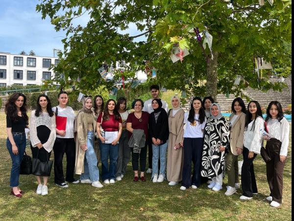 Şehri Şehirde Yazmak ve Yaratıcı Yazarlığı Mekanla Harmanlamak