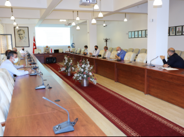 Üniversitemiz Koronavirüs Salgını Danışma Komisyonu (KOVKOM) Toplantısı Gerçekleştirildi