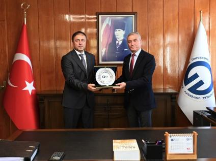 Fakültemiz Dekanlığında Görev Değişimi