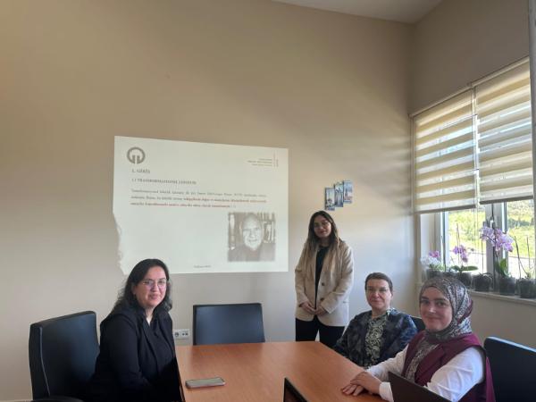 Yüksek Lisans Öğrencimiz Yaren Köstereli'den Hemşirelikte Transformasyonel Liderlik Konulu Seminer Sunumu