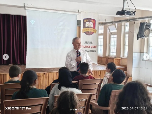 Prof. Dr. Asım Kadıoğlu TÜBİTAK bilim söyleşileri kapsamında Araklı Yılmaz Çebi Ortaokulu Öğrencileri ile buluştu!