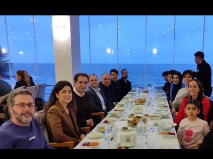 Enstitü Yönetimi ve İdari Personelimizle Bereket ve Rahmet Ayında İftar Sofrasının Huzurunda Buluştuk
