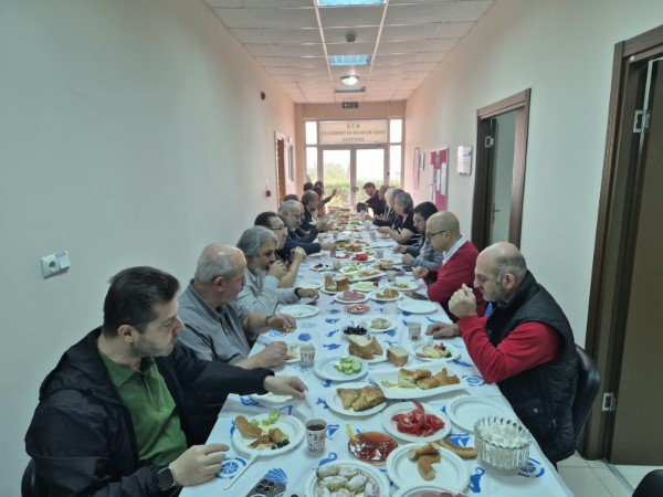 Enstitümüz ile Sürmene Deniz Bilimleri Fakültesi Personeli Açılış ve Kahvaltı Etkinliğinde Bir Araya Geldi