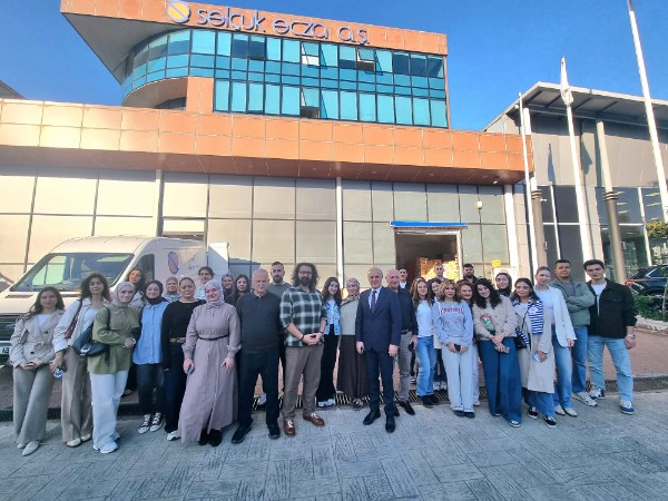 Fakültemiz Öğrencilerinin Selçuk Ecza Deposu Trabzon Şubesine Teknik Gezisi