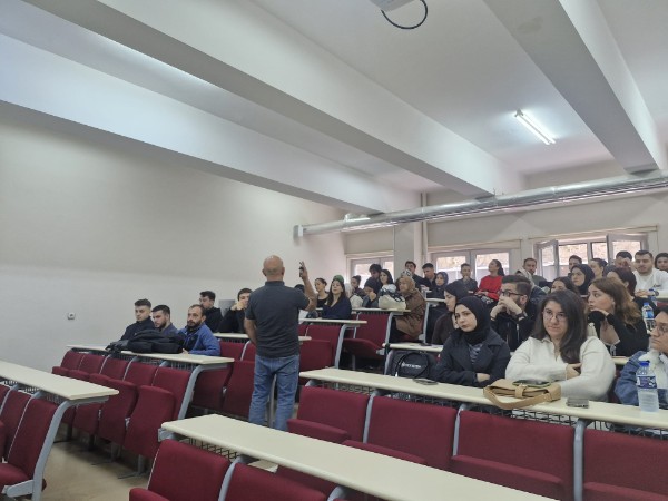 Öğrencilerimize Veri Tabanı Eğitimi Verildi