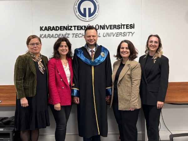 Akademisyenimizin Doçentlik Sözlü Sınavı Başarısı