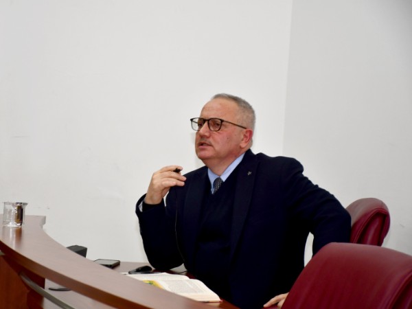 "Dünya Medeniyet Tarihi ile İslam Tıp Tarihi Arasındaki Etkileşim" Konferansı Gerçekleştirildi