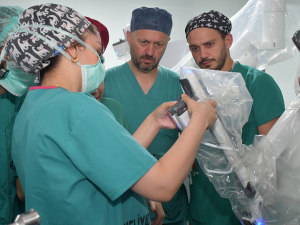 KTÜ Farabi Hastanesi'nde Robotik Cerrahi İle Yeni Dönem