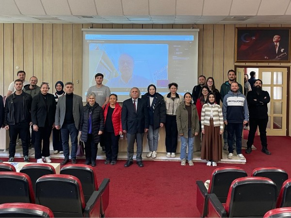 KTÜ Fizik Anabilim Dalı ve KTÜ Fizik Kulübü İş Birliğiyle "TARLA ve CERN: Bilim, İşbirliği, Kariyer" Semineri Gerçekleştirildi