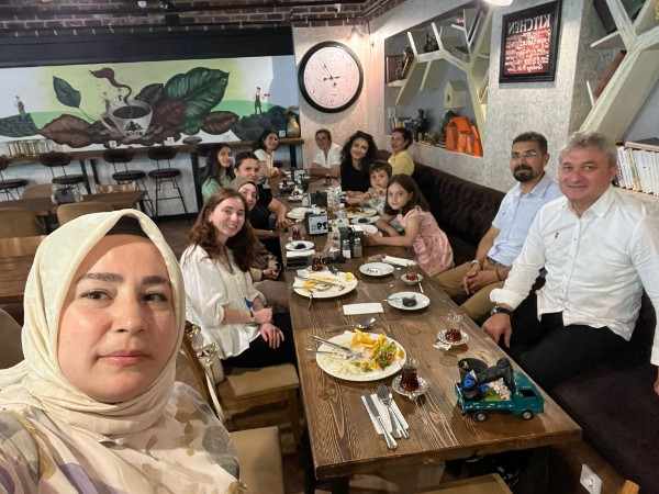 Dilara Öztürk'e Mezuniyet Yemeği