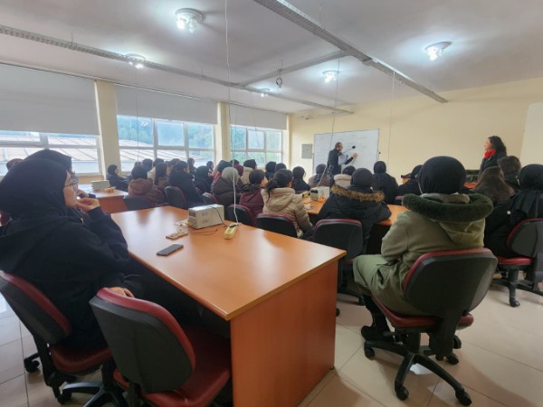 Trabzon Kız Anadolu İmam Hatip Lisesi Öğrencilerinden Fizik Bölümümüze Ziyaret