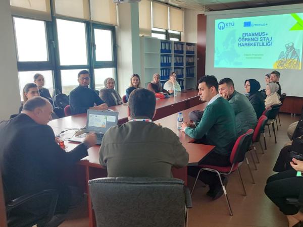 Lisansüstü Öğrencilerimize Yönelik Sağlık Bilimleri Enstitüsü Erasmus+ Bilgilendirme Toplantısı Gerçekleştirildi.