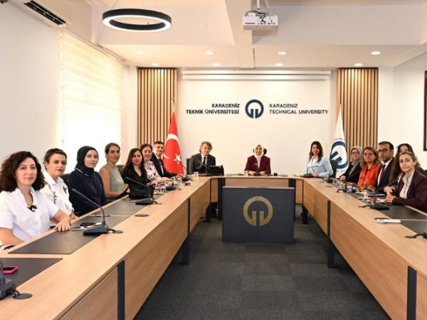 Bakan Yardımcısı Leman YENİGÜN'ü Üniversitemizde Ağırladık