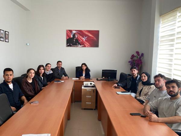 Fakültemiz Yönetimi, İŞKUR Gençlik Programı'ndan Yararlanacak Öğrencilerimiz İle Bir Araya Geldi