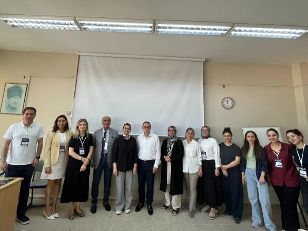 Arş. Gör. Aleyna NALÇAOĞLU ŞENOCAK "Moleküler Laboratuvar Teknikleri-7" Kursuna Eğitmen Olarak Katkı Sundu