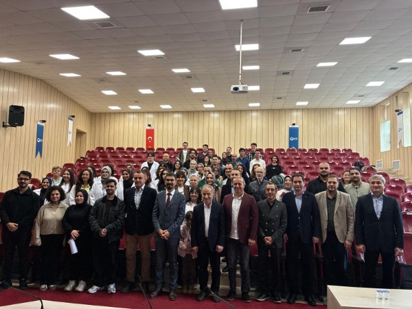 1. Sınıf Öğrencilerimiz İçin Önlük Giydirme Töreni Düzenlendi
