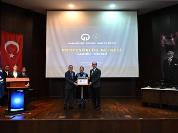 Prof. Dr. Hacer Muratoğlu'na Profesörlük Belgesi Takdim Edildi