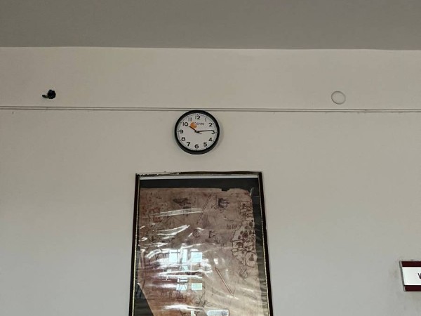 Sınıf ve Bölüm Katında Duvar Saatleri Yerleştirildi