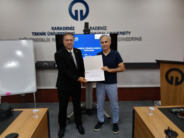 Prof. Dr. Kemal HACIEFENDİOĞLU'na Teşekkür Belgesi Takdimi