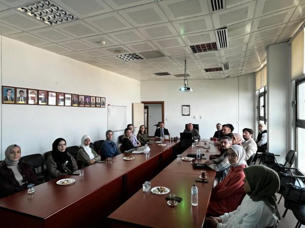 Enstitümüz 5 Sayılı Öğrenci Kalite Komisyonu Toplantısı Yeni Üyelerimizin Katılımı ile 05.11.2025 Saat 10:30'da Gerçekleştirilmiştir.