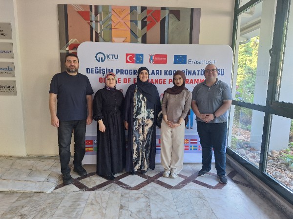 Fransa ve Polonya'dan İki Yeni Erasmus+ Stajyeri Değişim Programları Koordinatörlüğünde Göreve Başladı