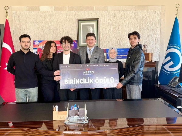 Türkiye Uzay Ajansı'nda Fakültemiz Öğrencileri "Seyrü Feza" Projesi ile Birinci Oldular