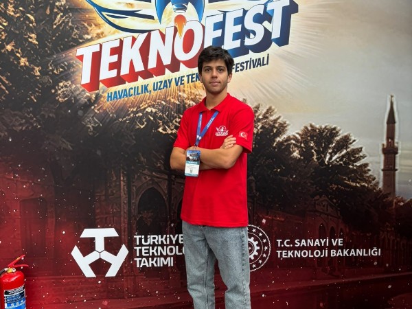 Fakültemiz Öğrencisi Osman Ayvaz, TEKNOFEST Mesleki Yetenek Yarışması'nda Türkiye 10.su Oldu