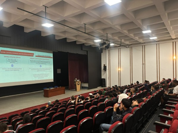 Information Meeting on "Work Permits and Work Permit Exemptions" Held for International Students at Our University