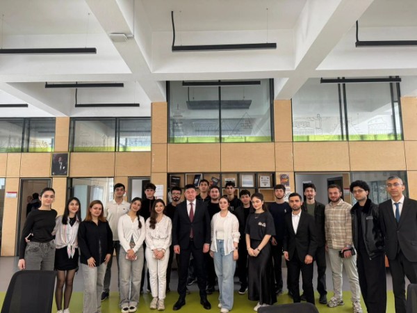 Azerbaijani Consul General Met with Students to Foster Support
