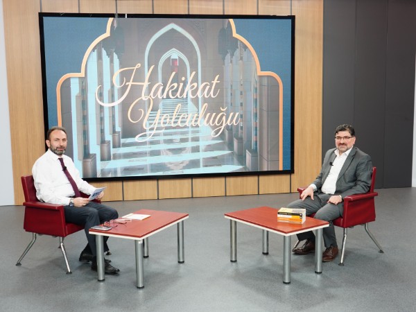 Hakikat Yolculuğu'nda "Ailenin Çözülmesinin Kök Nedenleri" Konuşuldu