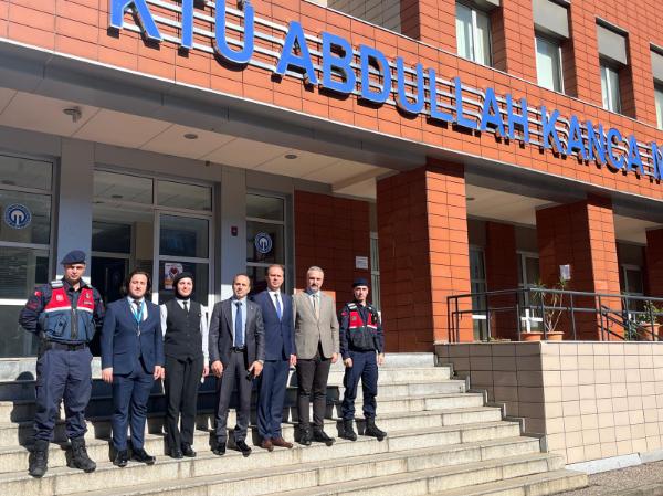 Meslek Yüksekokulumuzda 'Siber Suçlarla Mücadele' Konferansı 