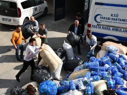 KTÜ Farabi Hastanesi Personeli Çevre Bilinci için Milyonlarca Plastik Kapak Topladı