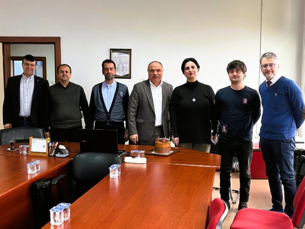 Enstitü Müdürümüz Prof. Dr. Sedat BOSTAN ve Yazı İşleri Personelimiz Yeliz BİRİNCİ'nin Doğum Günü Kutlaması