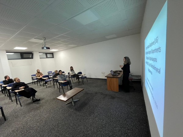 Analitik Kimya Anabilim Dalında Grafen Elektrotlar Üzerine Seminer Düzenlendi